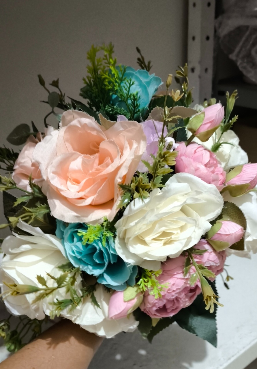Arranjo de Flores Coloridas  - Baloesfeitosdesonhos 