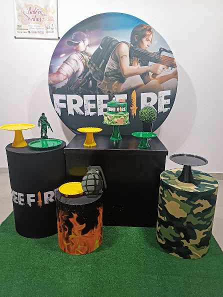 Kit Comemore Freefire 1 (Mesa Preta) - Baloesfeitosdesonhos 