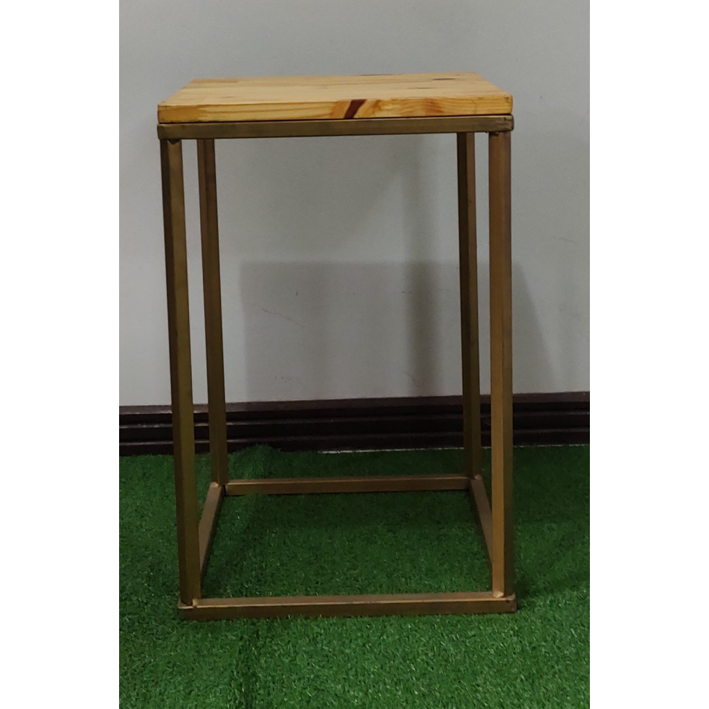 Mesa Industrial Dourada P - i9festas