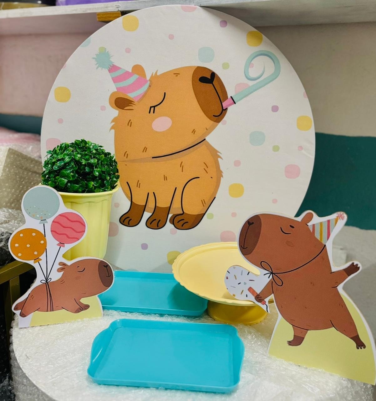 Capivara Mesa  - GabiSantosDecorhttps://loquefacil.com/c/gabisantosdecor