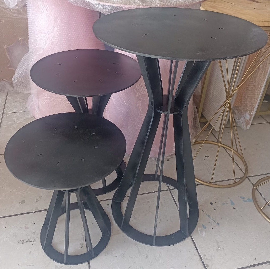Mesa Ampulheta Trio Preto  - GabiSantosDecor