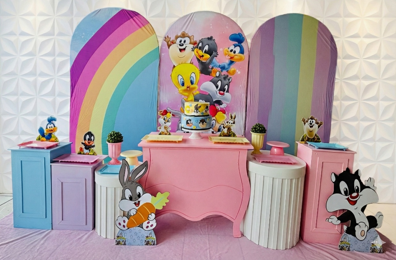 Composição looney tunes rosa