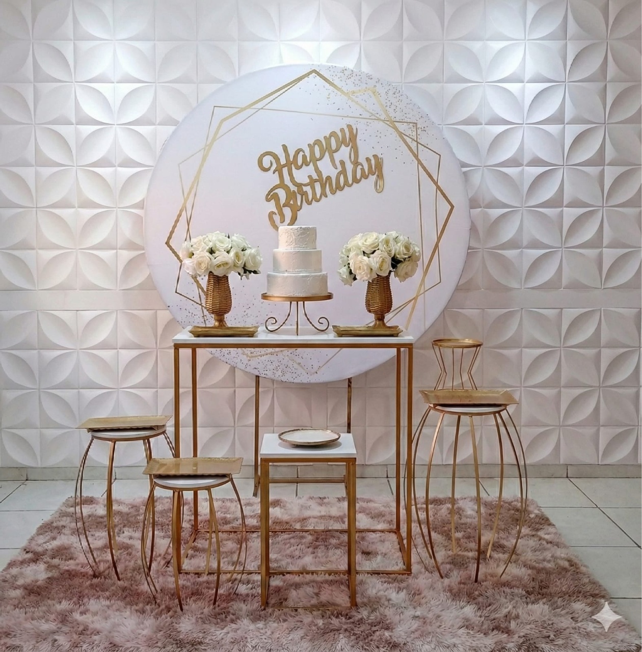 Branco Dourado Luxo Happy - GabiSantosDecor