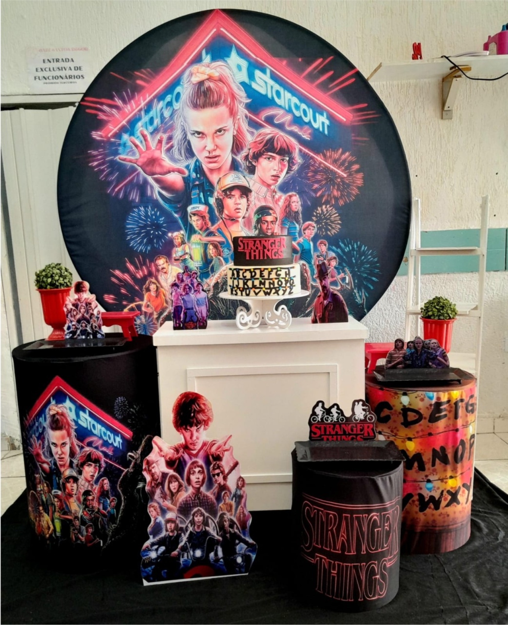 Stranger Things Ouro  - GabiSantosDecor