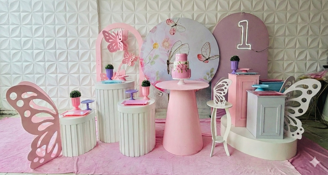 Composição Borboleta rosa