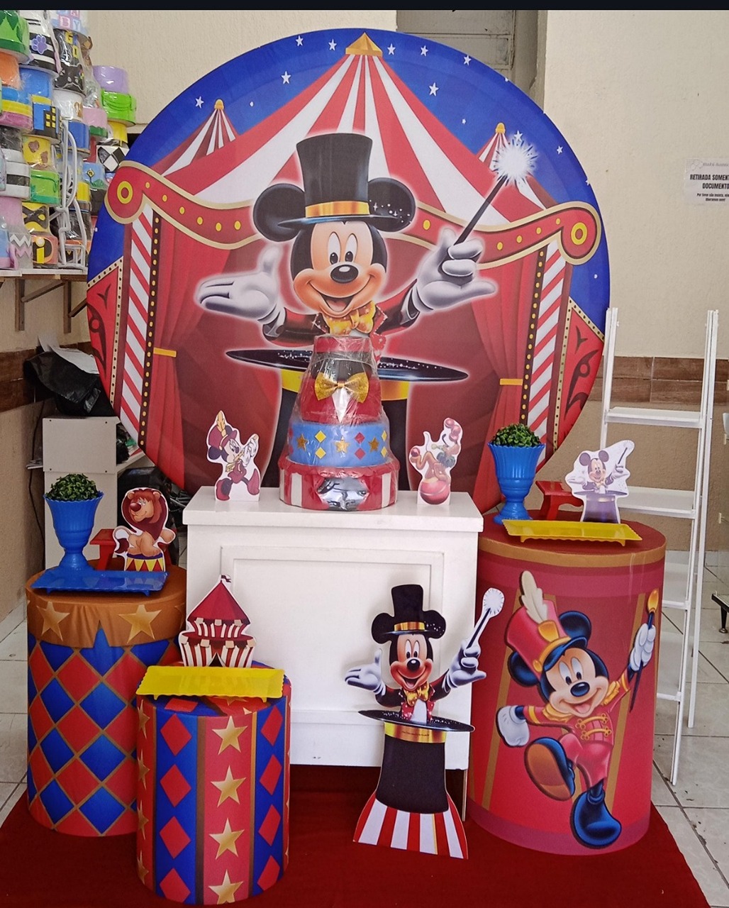 Mickey Circo Ouro - GabiSantosDecor