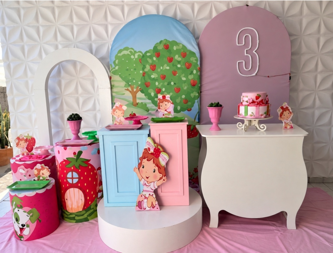 Composição Moranguinho Baby - GabiSantosDecorhttps://loquefacil.com/c/gabisantosdecor