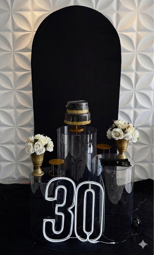 Preto Dourado Acrilico  - GabiSantosDecor