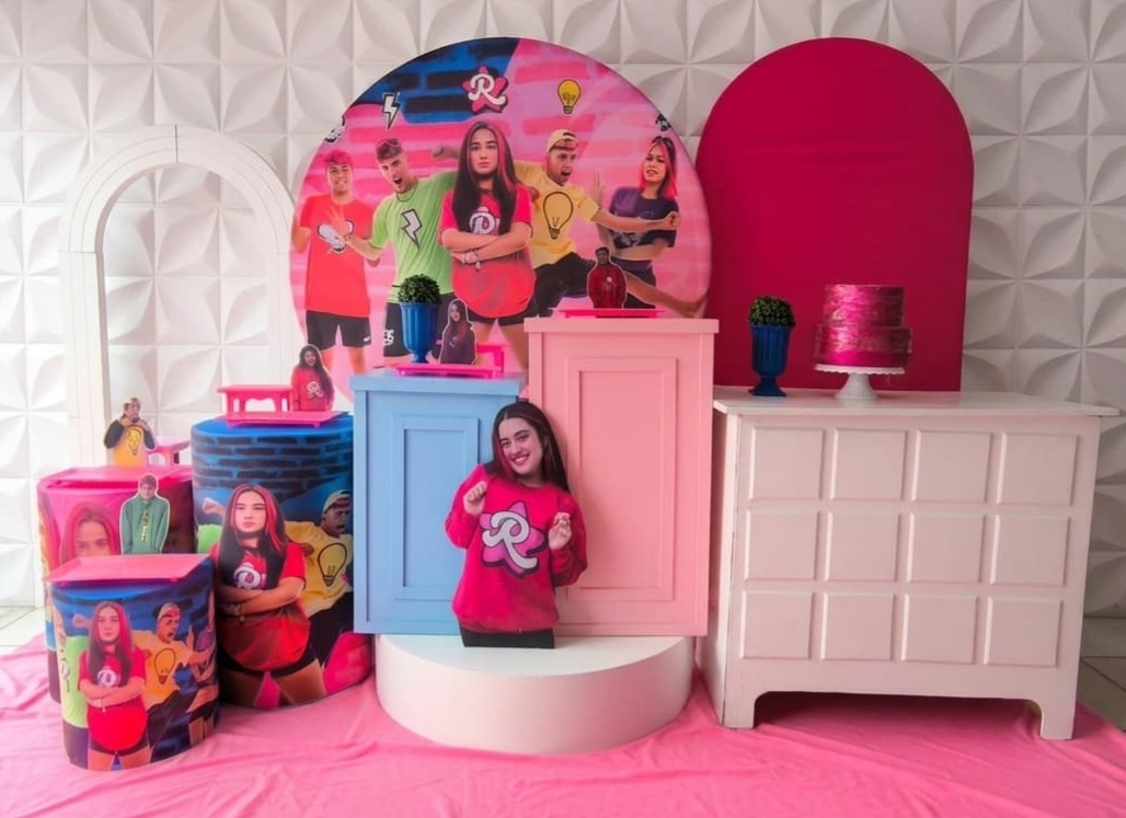 Emily Vick Os Rosas - GabiSantosDecorhttps://loquefacil.com/c/gabisantosdecor