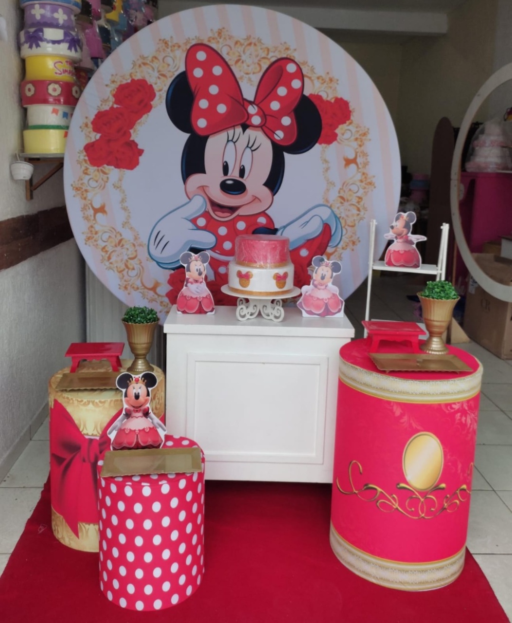 Minnie Vermelha 1 Ouro  - GabiSantosDecor
