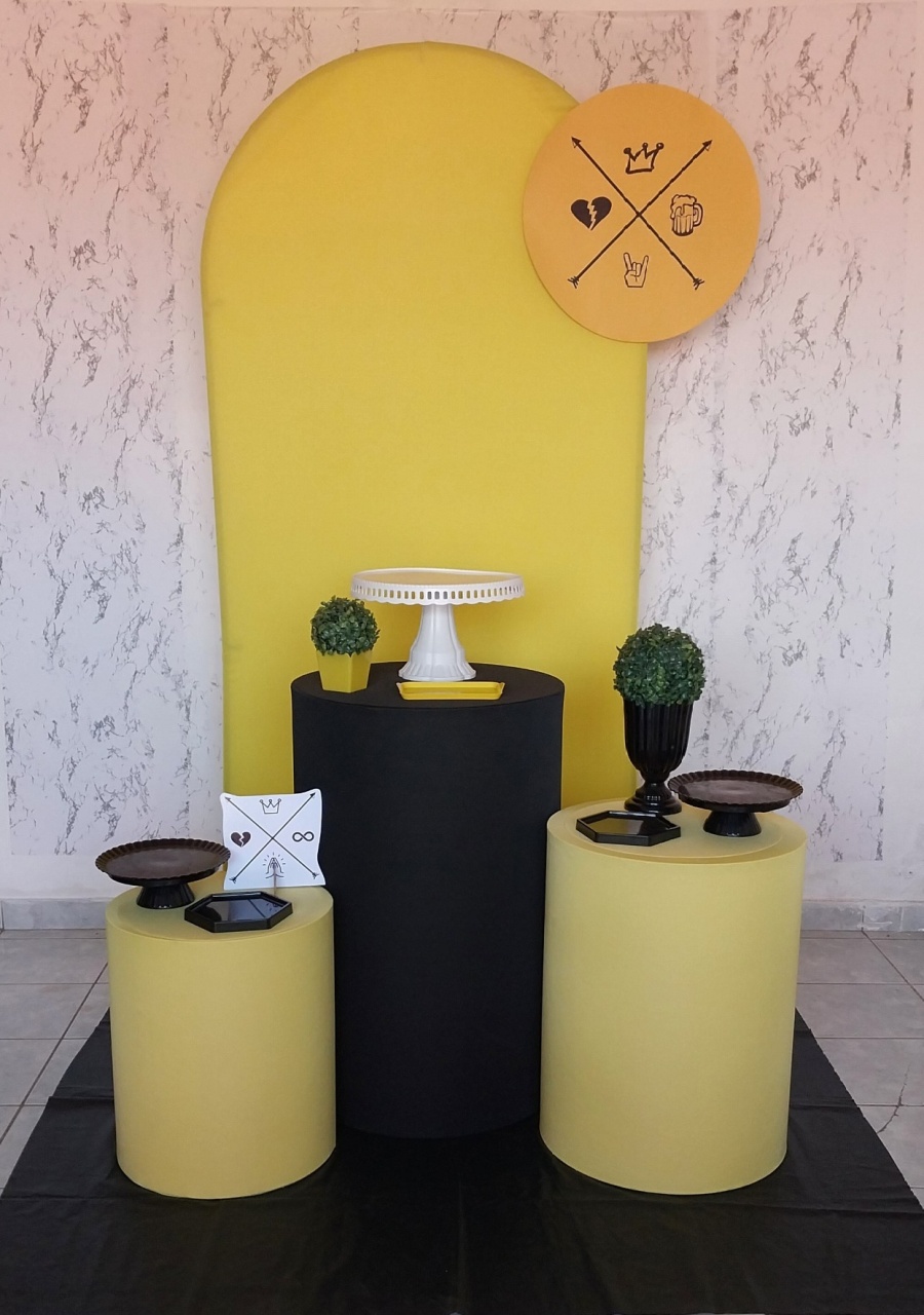 Amarelo Com Preto Romano - Kit Ouro Adulto  - Kaliane Festa Pegue e Monte