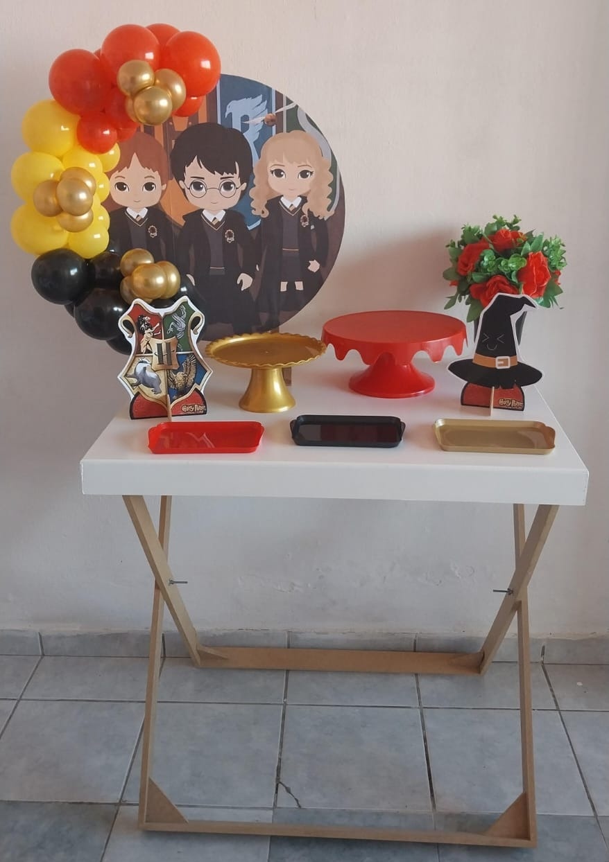 Minikit Festa Na Mesa Herry Potter (Com Mesa ) - Kaliane Festa Pegue e Monte