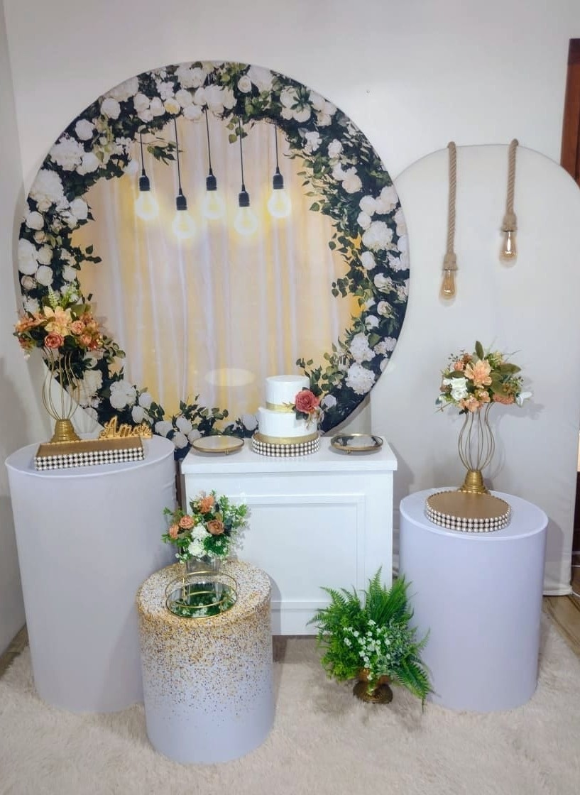 Composição Casamento  Flores E Luzes - Guaiba Pegue e Monte 
