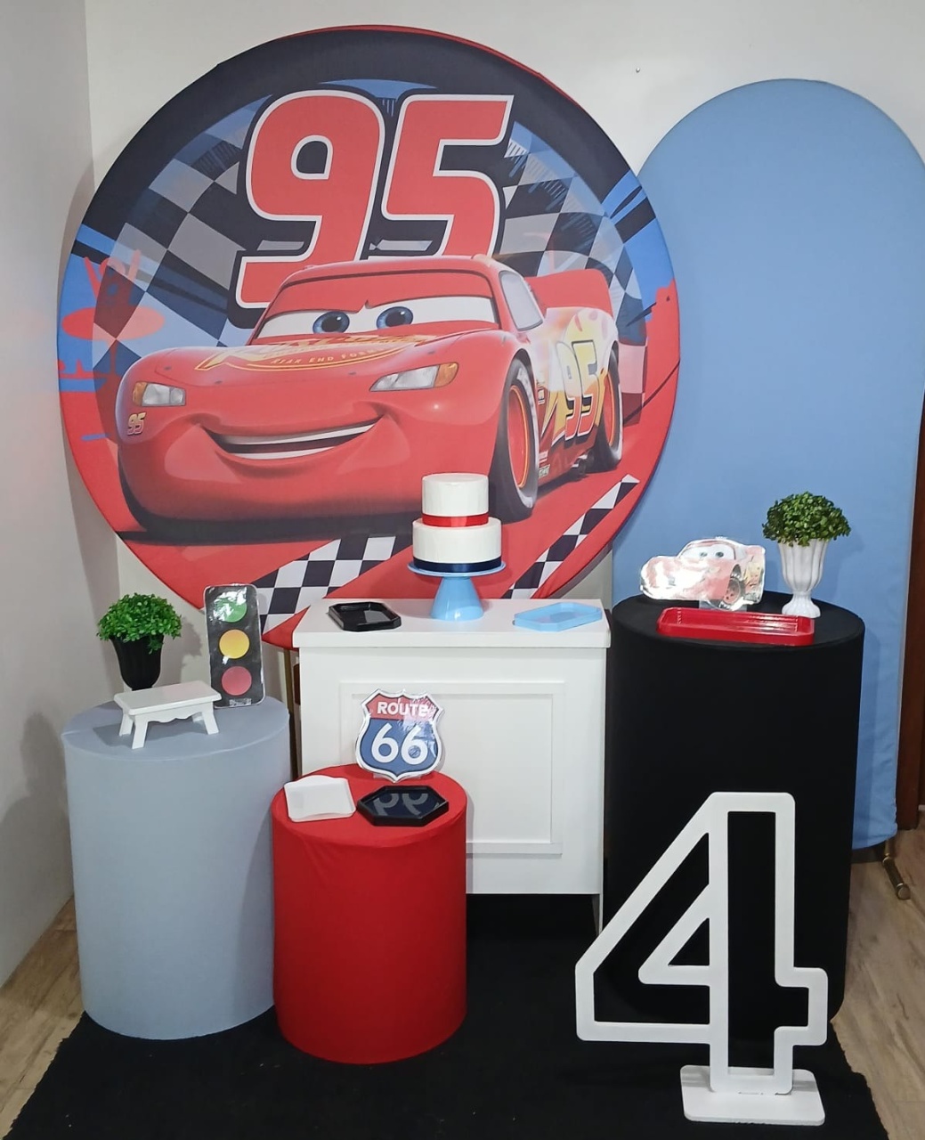 Kit Relâmpago Mcqueen Com Azul  Completo  - Guaiba Pegue e Monte 
