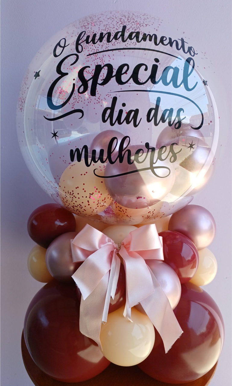 Arranjo de Balão Dia das Mulheres - FuzarkaFestas