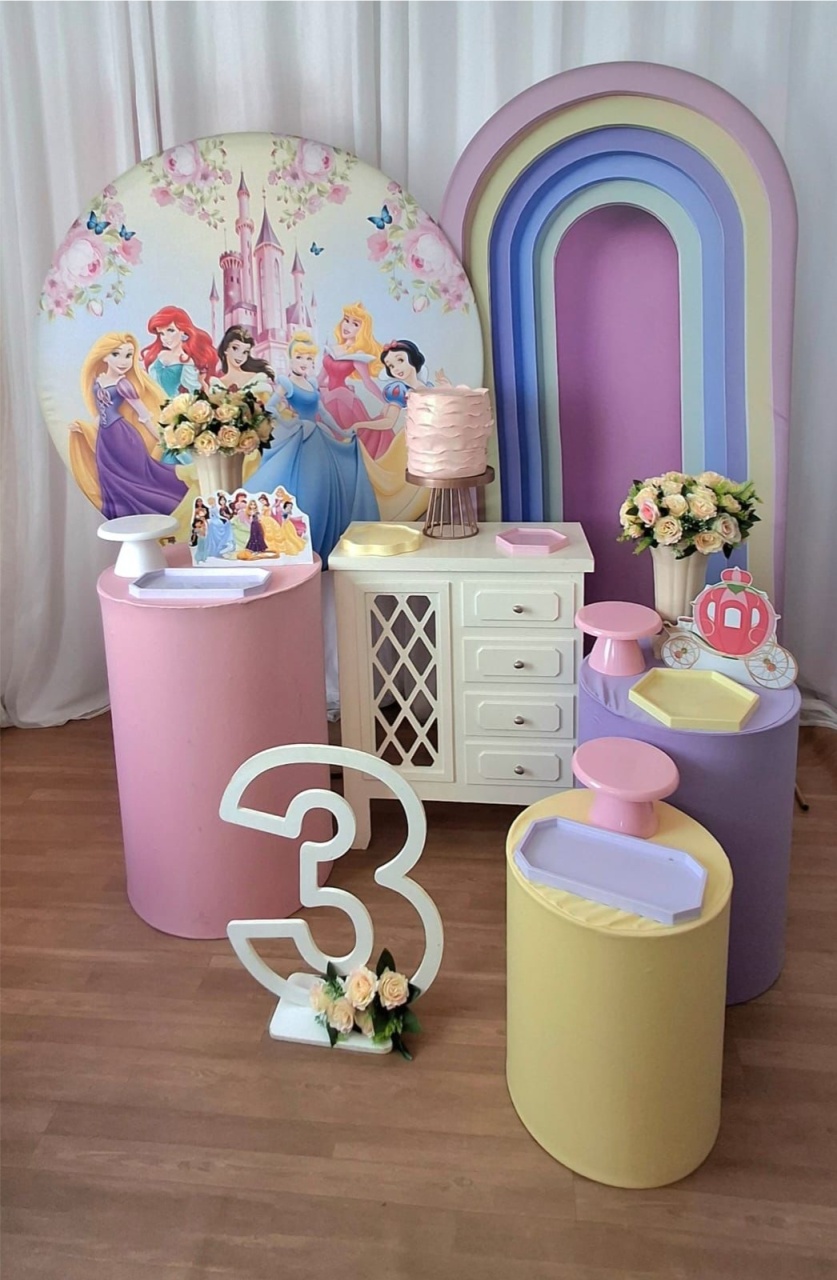 Kit Luxo Princesas - FESTEJAR PEGUE E MONTE E BALÕES