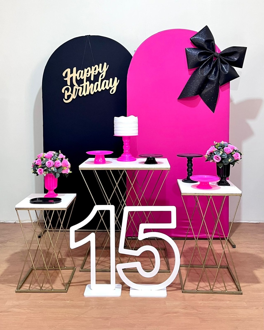 15 Anos Laço Pink E Preto - Mesa Treliça - FestAí Pegue Monte