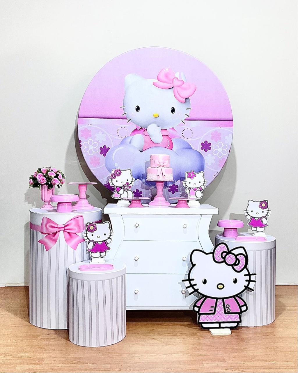 Hello Kitty - Kit Promocional Ouro Cilindro Laço - FestAí Pegue Monte