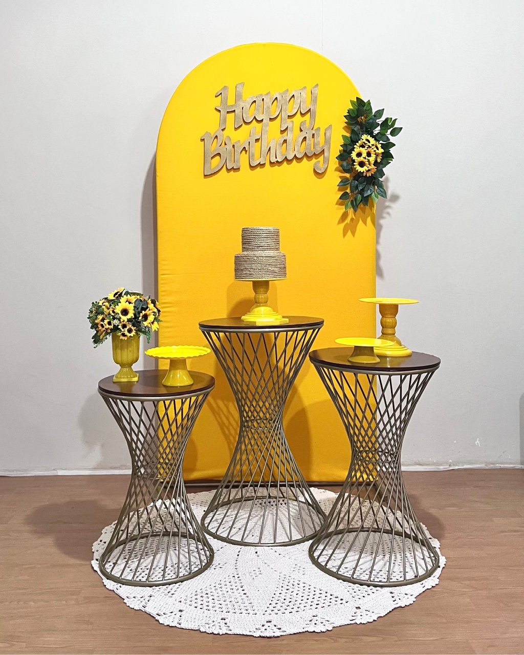 Kit Happy Bday - Amarelo C/Mesas Trançadas - FestAí Pegue Monte
