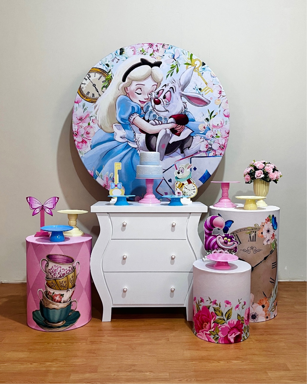 Alice No País das Maravilhas - Kit Promocional Ouro C/Cômoda Branca - FestAí Pegue Monte