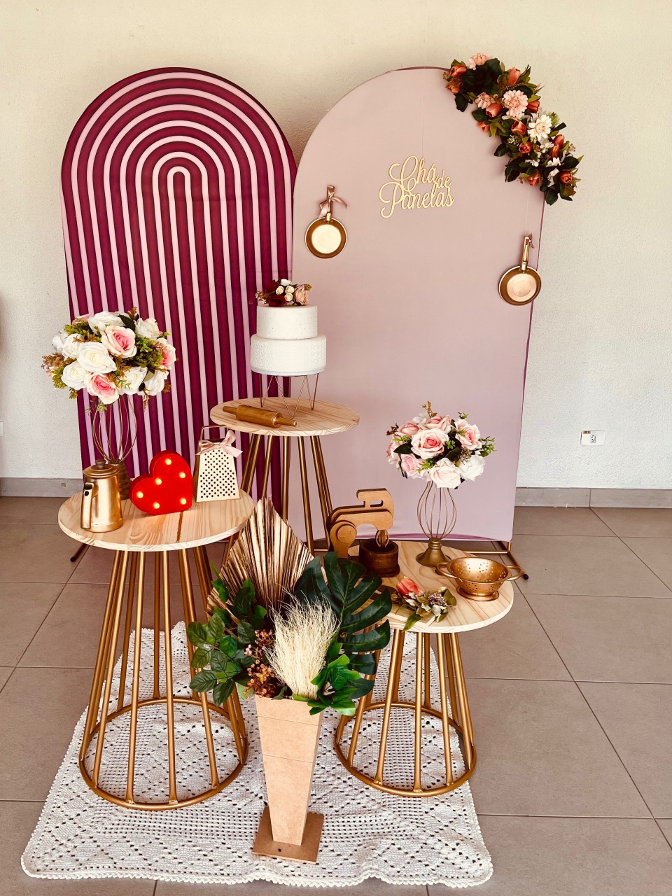 Decoração  Vinho/Rose - Tania Decorações 