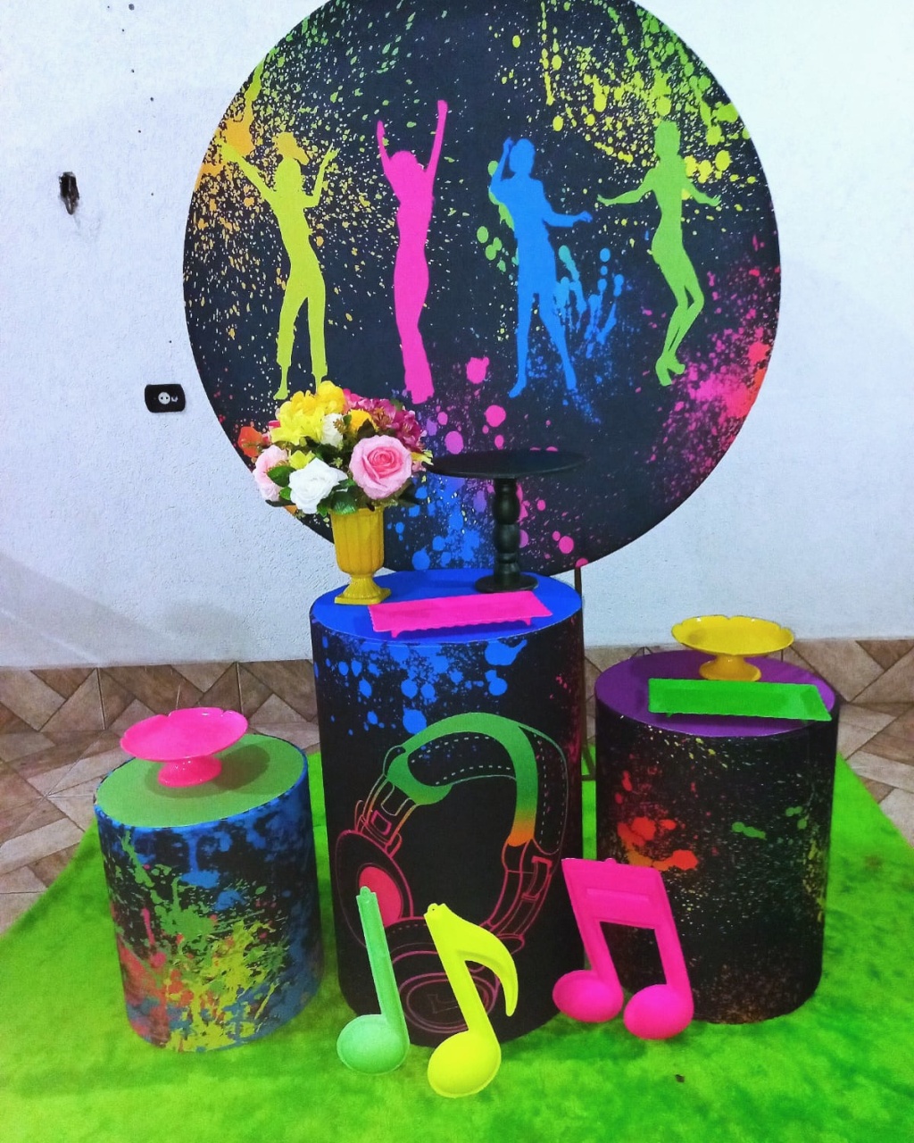 Kit Balada Neon - Tania Decorações 