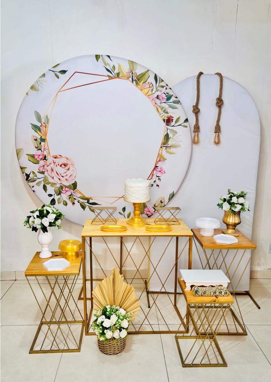 Floral Branco (Composição 059)(Mulher/Feminino)(Casamento/Noivado) - cricrilocacoes