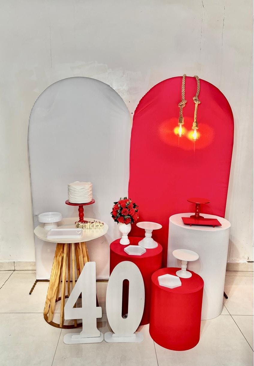 Vermelho E Branco (Composicao 054)(Mulher/Feminino) - cricrilocacoes