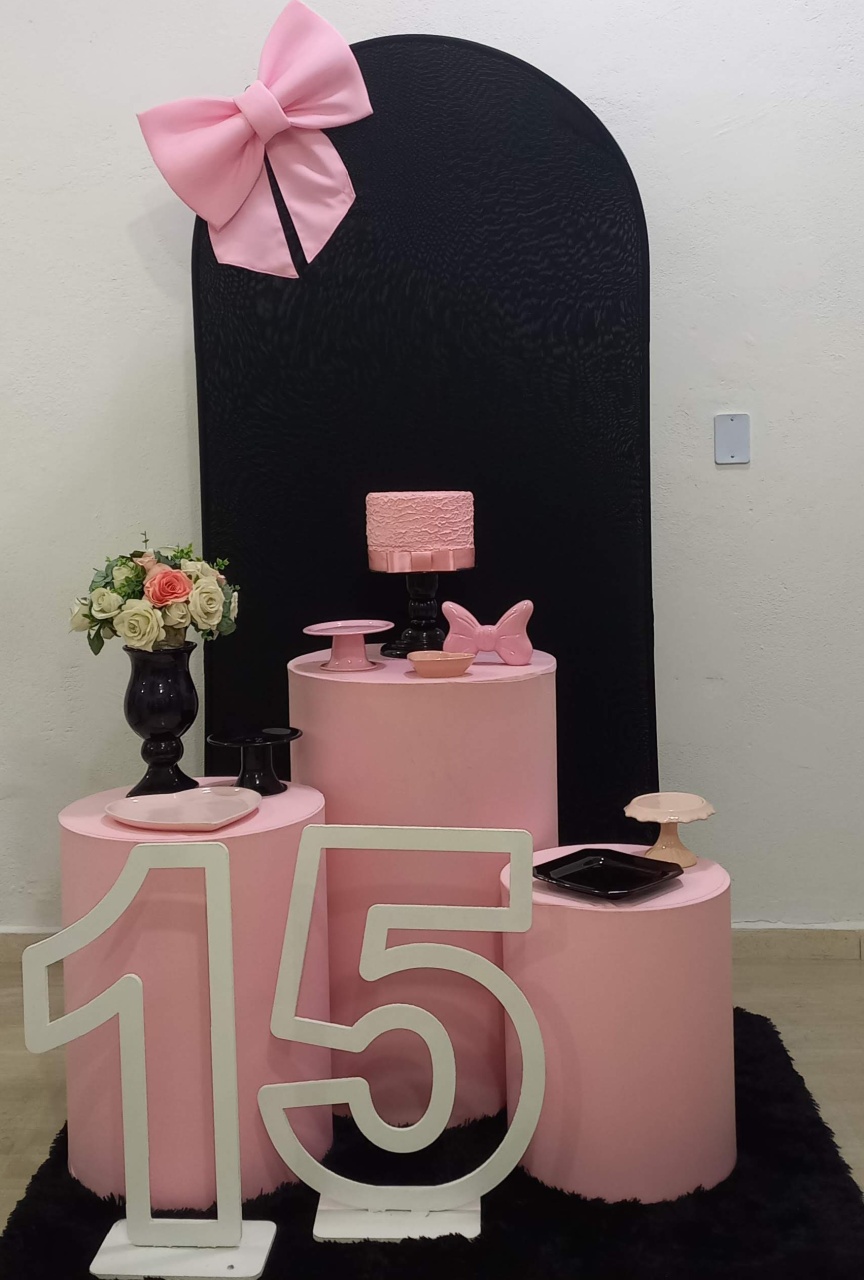 Romano Preto Com Rosa Laco  - Decorar  Festas e Locacoes