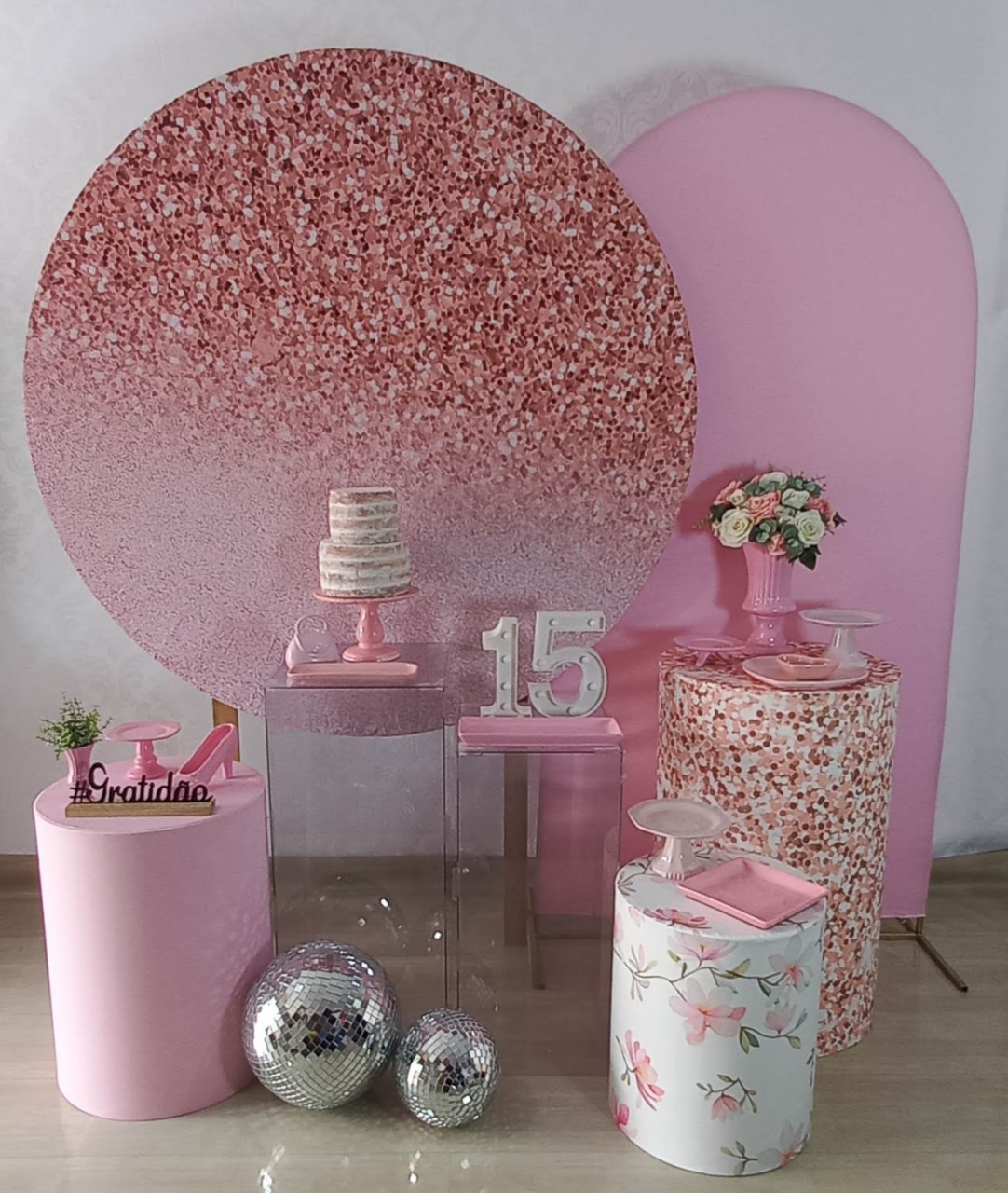 Glitter Rosa Com Mesa Acrilica  - Decorar  Festas e Locacoes