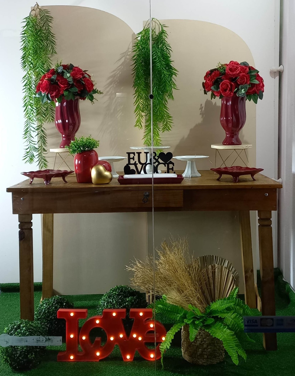Vermelho Com Branco Mesa Madeira  - Decorar  Festas e Locacoes