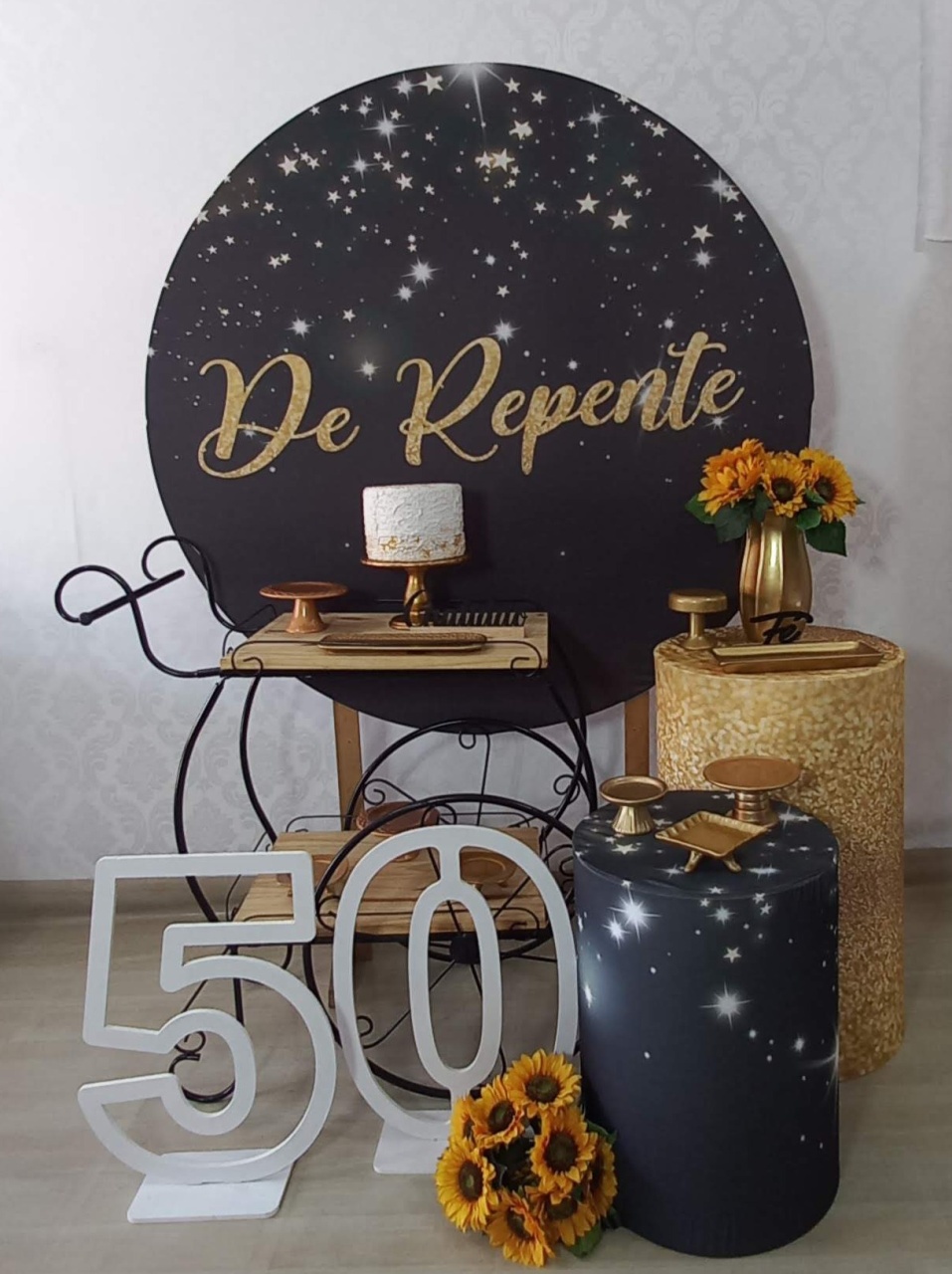de Repente Com  Carrinho  - Decorar  Festas e Locacoes