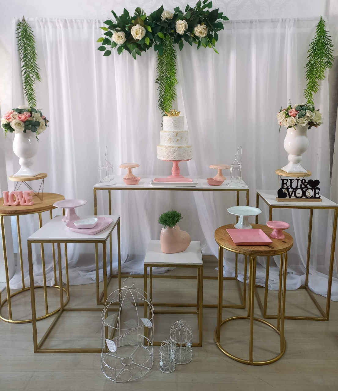 Branco Com Rosa Led  - Decorar  Festas e Locacoes