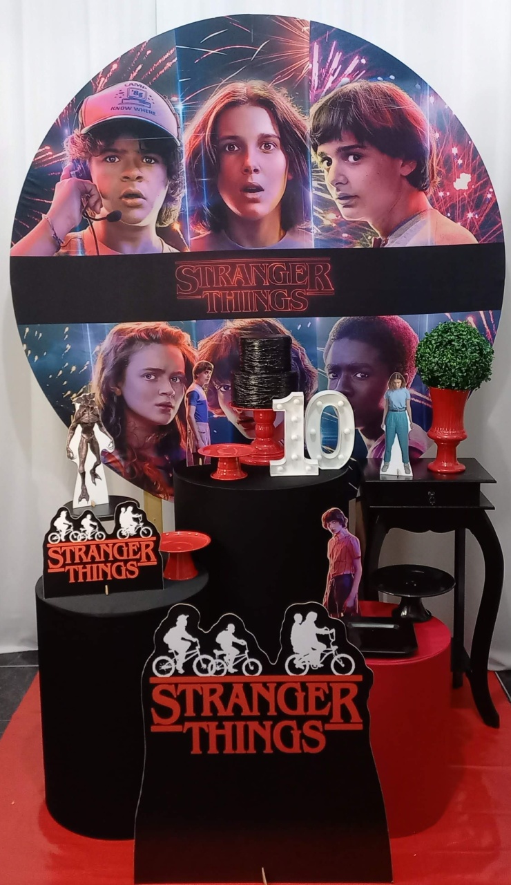 Stranger Thinks Carinho  - Decorar  Festas e Locacoes