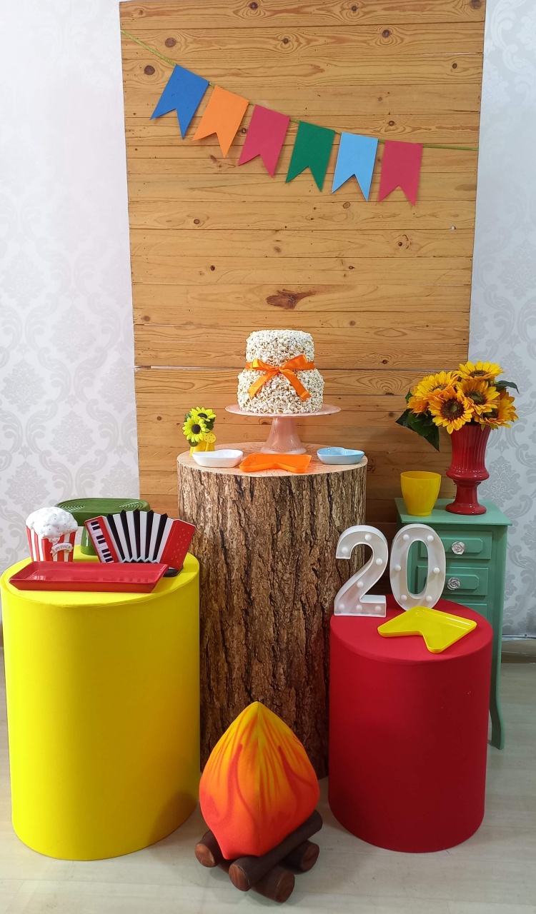 Arraial Com Pallet - Decorar  Festas e Locacoes