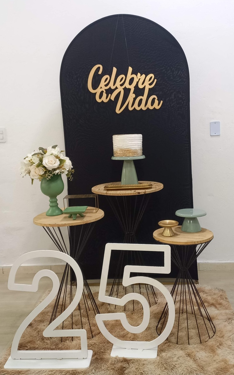 Romano Preto Com Verde E Dourado  - Decorar  Festas e Locacoes