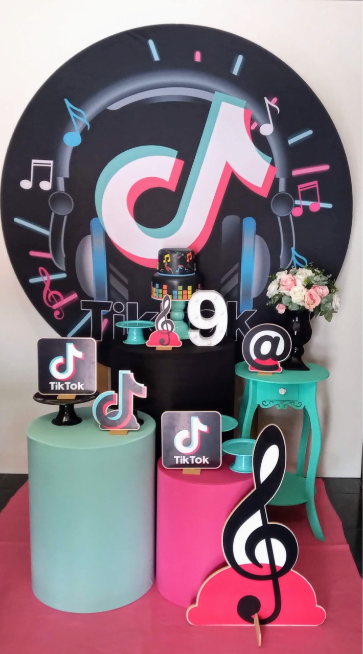 Tik Tok Carinho  - Decorar  Festas e Locacoes