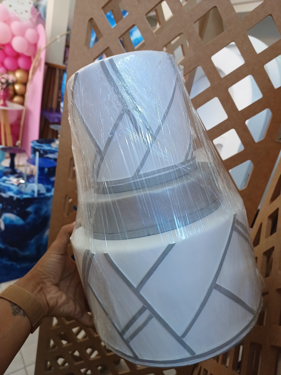 Branco Prata  - maequerofestalocacoesbq