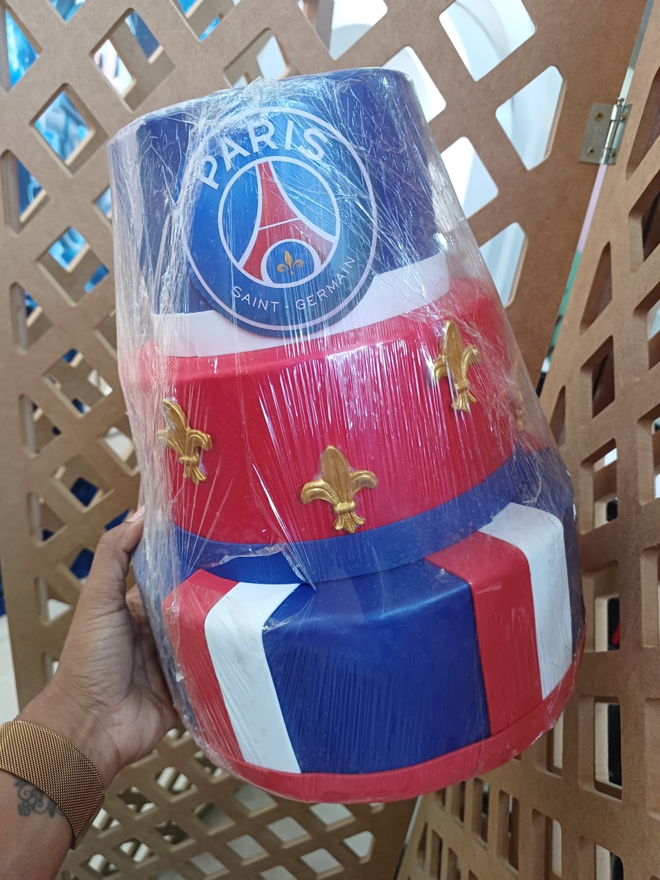 Paris German  - maequerofestalocacoesbq