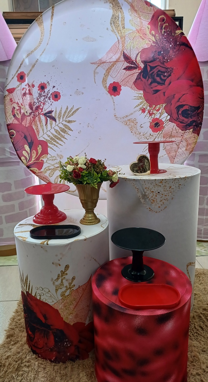 Vermelho + Dourado  - maequerofestalocacoesbq