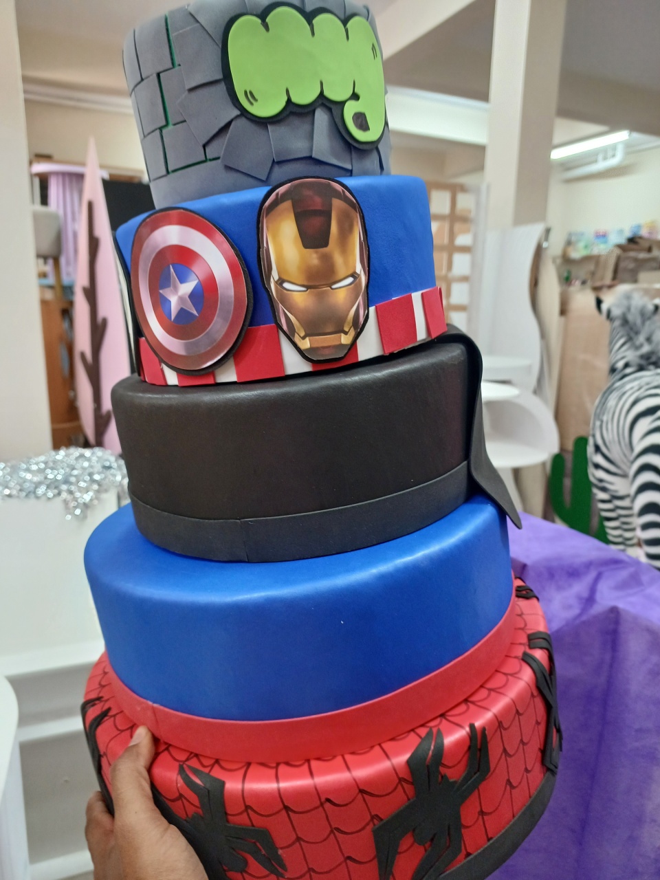 Vingadores  - maequerofestalocacoesbq