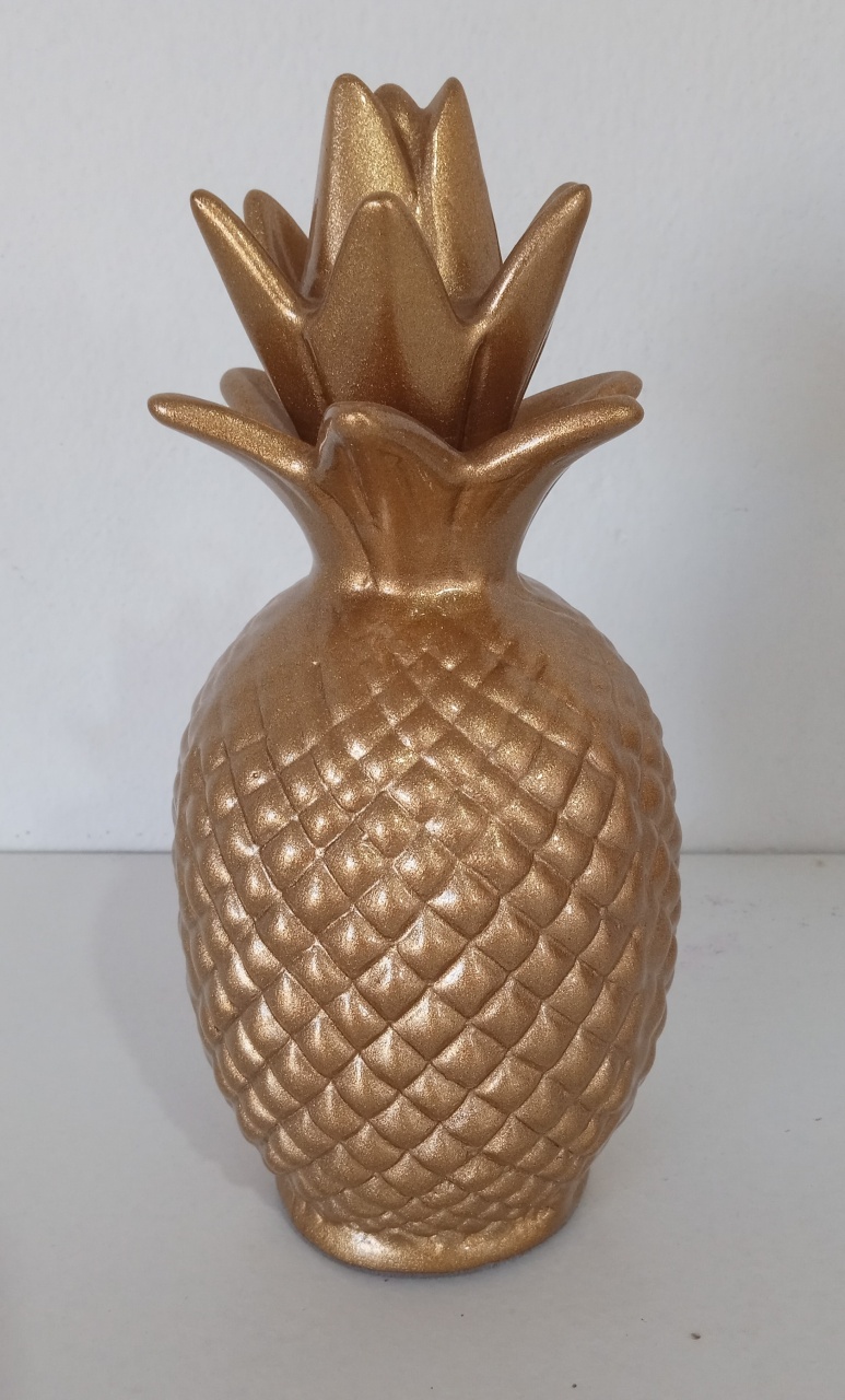 Abacaxi de Louça Dourado P - Mimo e Arte Decor e Locações 