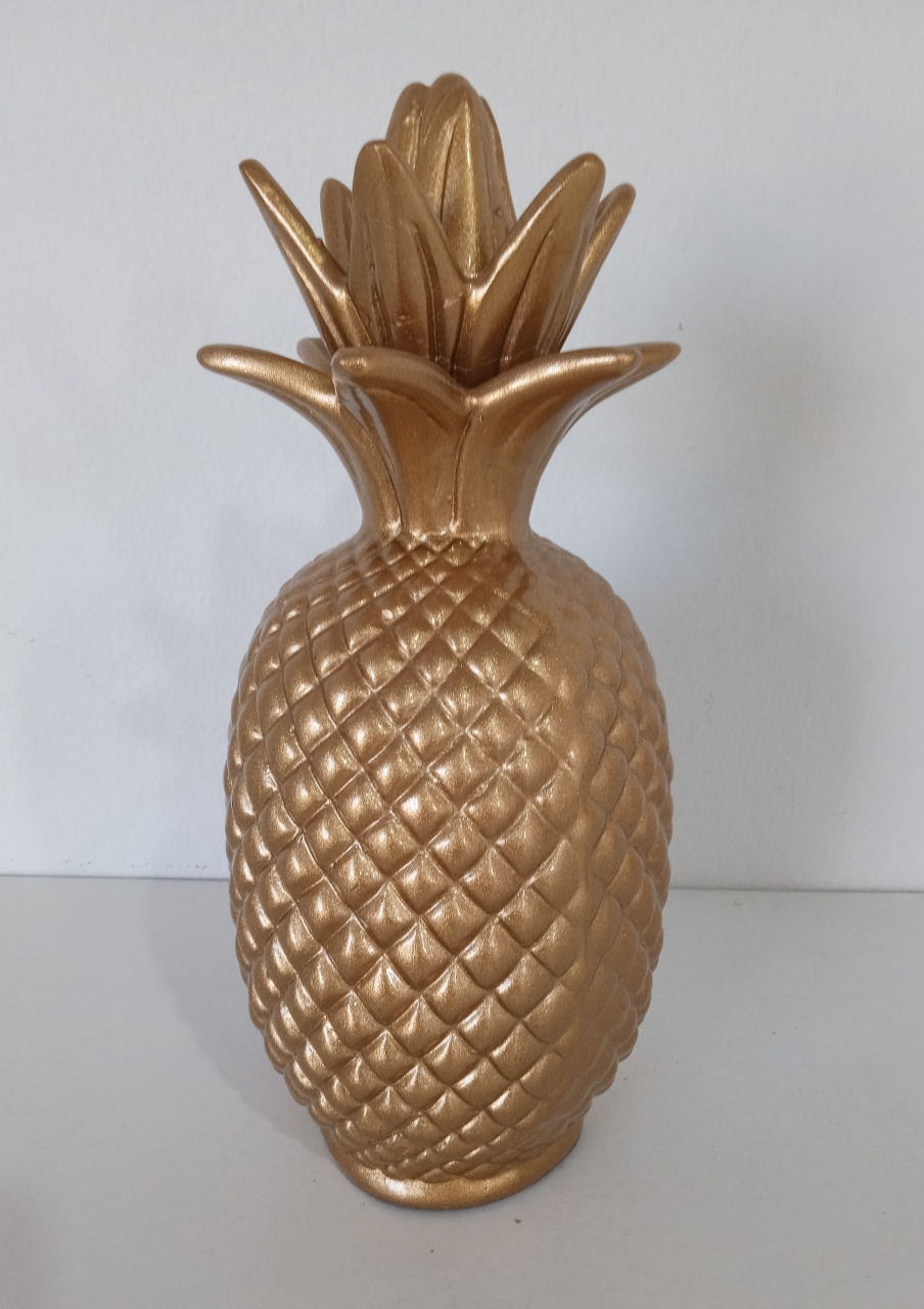 Abacaxi de Louça Dourado M - Mimo e Arte Decor e Locações 