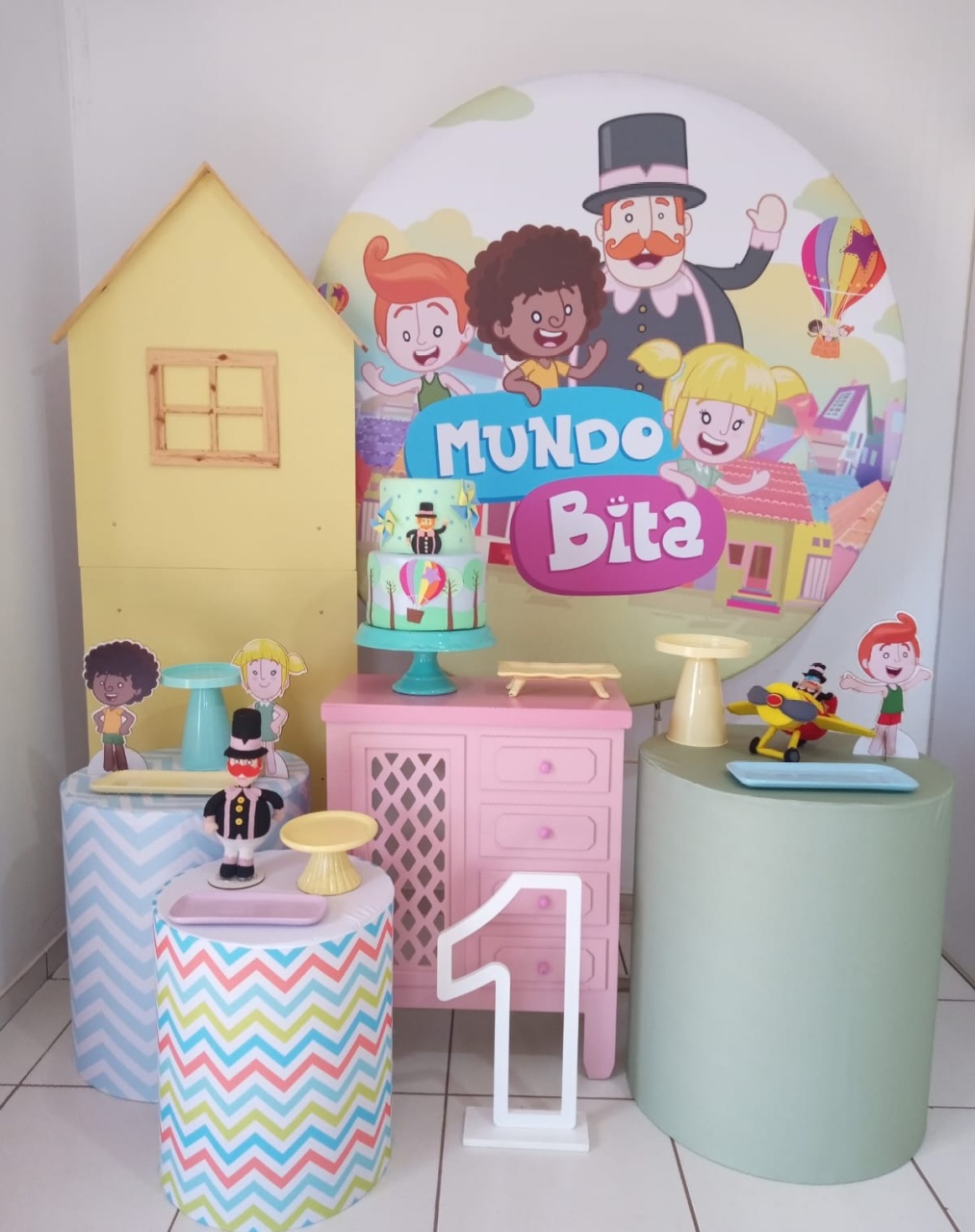 Kit Completo Mundo Bita Menina +Número de Chão  - Mimo e Arte Decor e Locações 