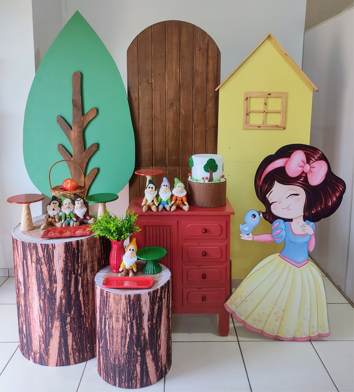 Composição Branca de Neve  - Mimo e Arte Decor e Locações 