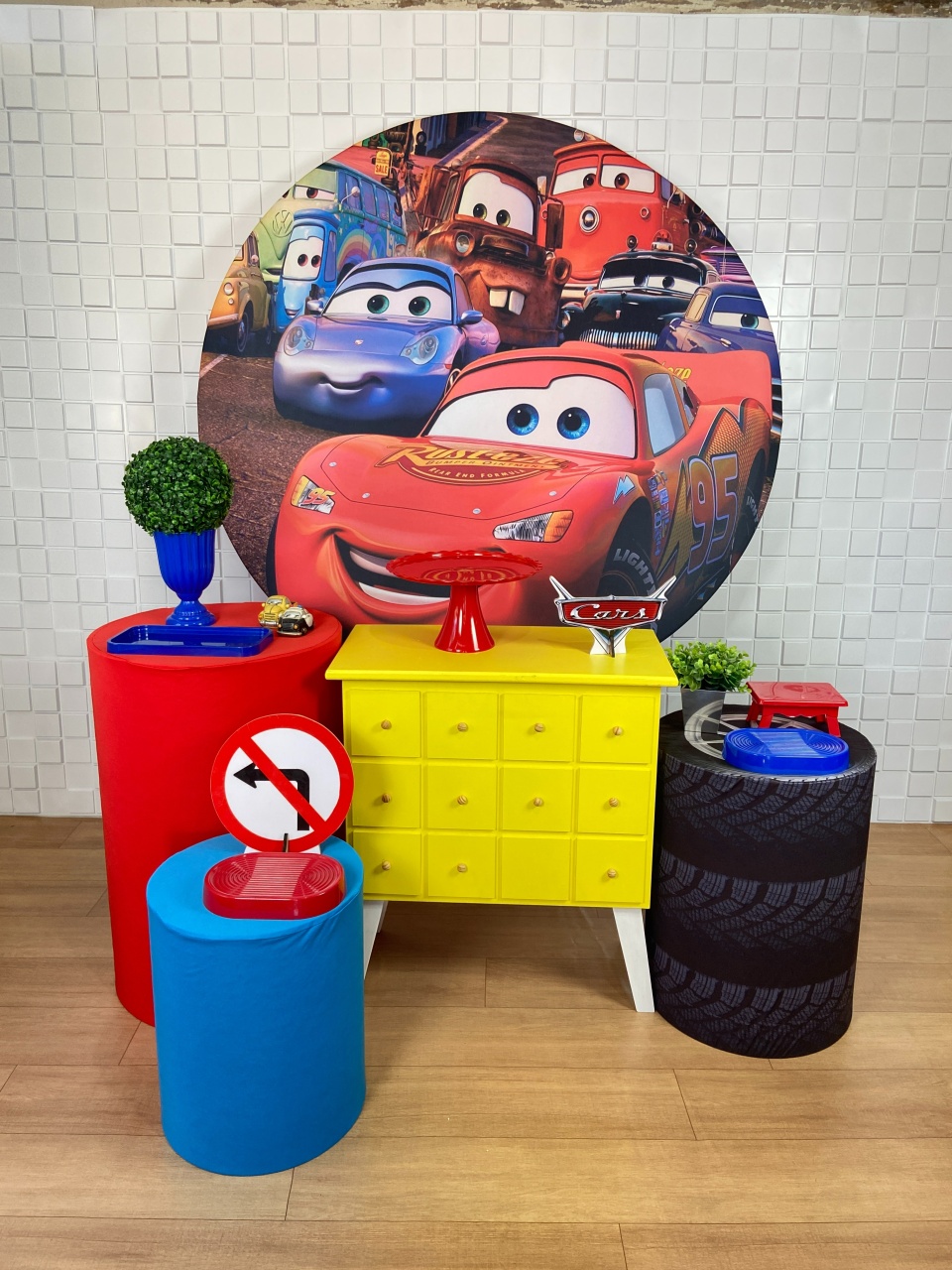 Kit Ouro - Carros Disney - CAMILA TONON LOCAÇÕES