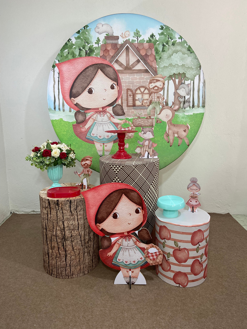 Kit Prata - Chapeuzinho Vermelho - CAMILA TONON LOCAÇÕES