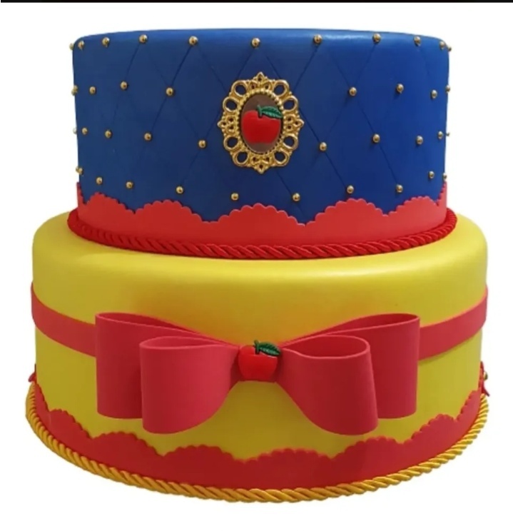 Bolo Fake Branca de Neve - Greicy Art´s Decor