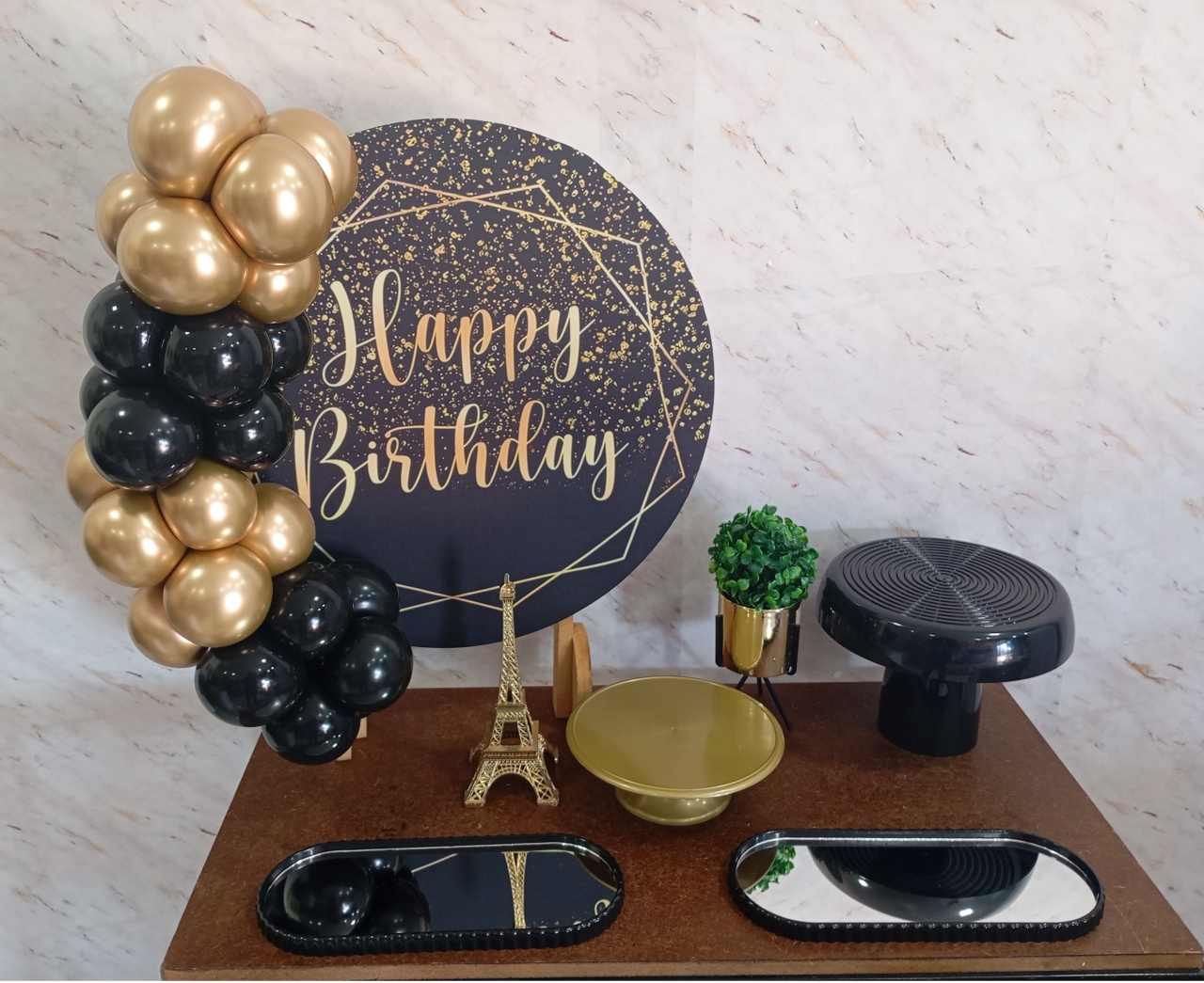 Mini Kit de Mesa Happy Birthday Preto/Dourado - Greicy Art´s Decor