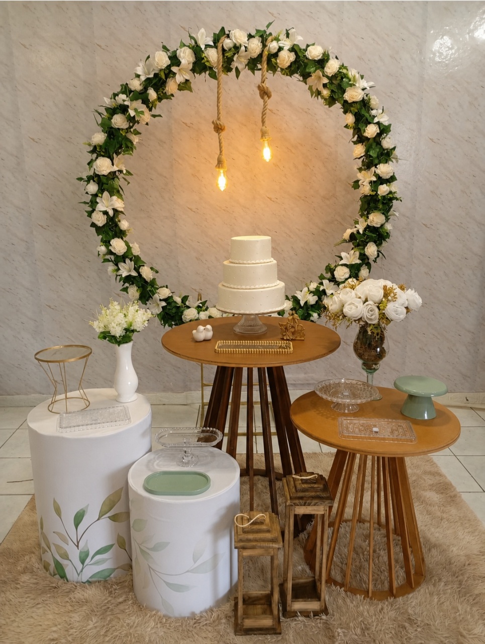 Composição Casamento/Noivado Arco Floral - Greicy Art´s Decor
